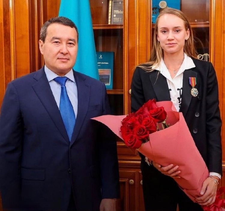 提出多项具 提出多项具